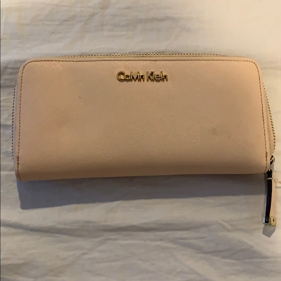 Calvin Klein Handbags - Calvin Klein Wallet Calvin Klein Handbags - Calvin Klein Wallet